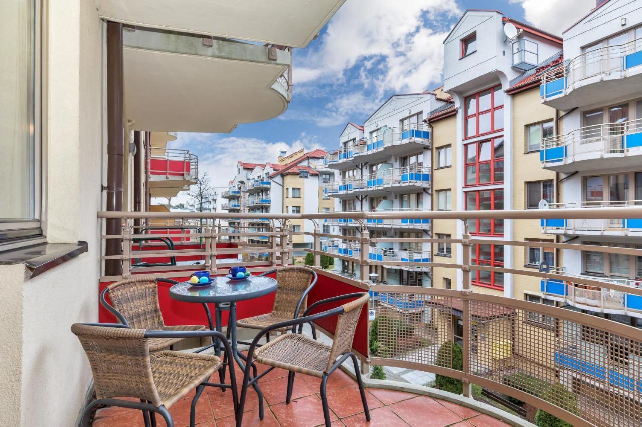 Zdrojowa By Renters Apartment
