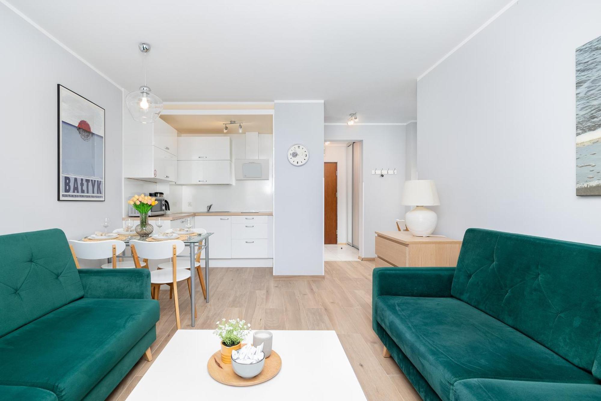 Zdrojowa By Renters Apartment
